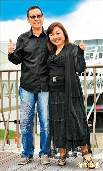 二婚遇真愛！《神話》羅吉鎮50歲得子「為育兒回台」仍在學習當父親　息影30年「昔當茶水助理」坦言：我沒身段