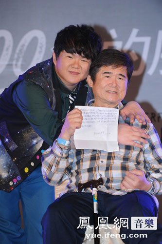 成名不居功！小胖難忘「老爸拖病體到場支持」當場淚崩　為爸爸奶奶「月扛10萬家計」不喊苦：換我回報