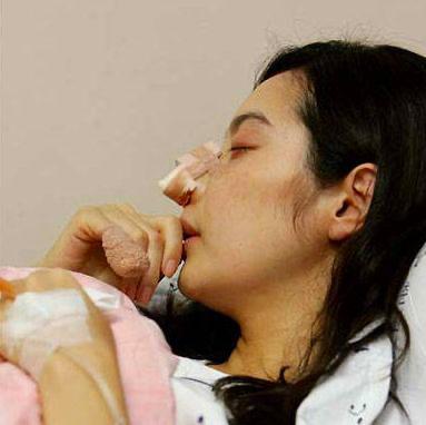 婚姻僅13天！因戲生情「先有後婚」　度蜜月大吵「老公動手孩子沒了」她含淚控告：以後再也懷不了孩子