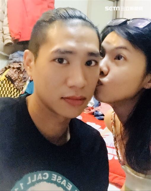 靈芝草人長大了！當年「一句哎呀呀爆紅」搶過潘迎紫風頭　2姊「皆知名女星」親曝弟近況