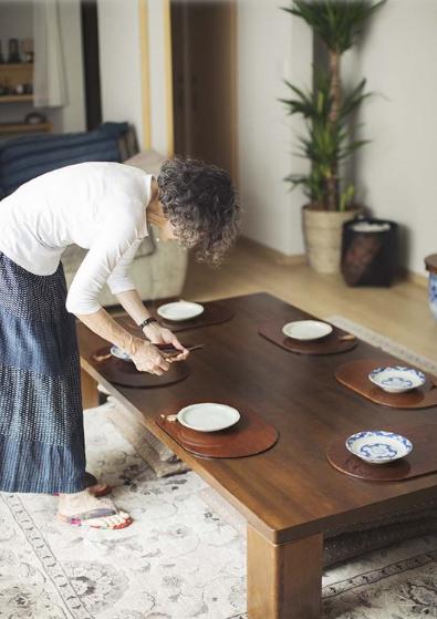 當了44年家庭主婦！5點就起床「從早忙到晚」仍樂在其中　「打理一家9口不是問題」做家事做出興趣