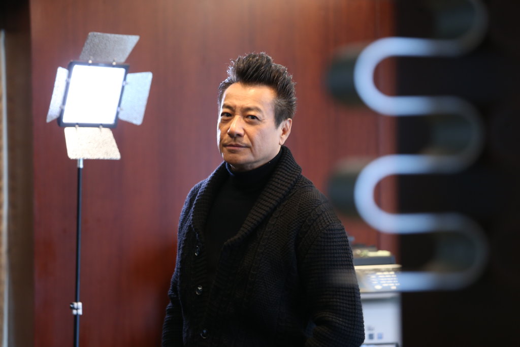 《天龍八部》石修「結婚只拍一張婚紗照」夫妻情深41年　「罹怪病3年體重爆瘦」難忘鄭少秋救命恩