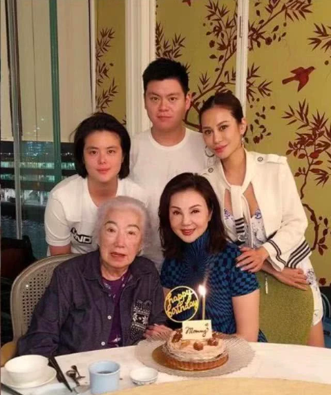 張清芳拿16億非第一！25年前「她擁天價贍養費」和前婆婆感情好　「生日跪下奉茶」被認證：永遠的兒媳