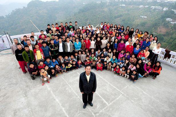 皇帝般待遇！印度74歲男子「娶39個妻子」每晚翻牌就寢　 180人同住「四層住宅」仍想娶妻納妾