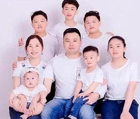 生孩子上癮！34歲高產媽媽「13年生５男２女」樂在其中　自曝沉迷原因：不想浪費老公優質基因