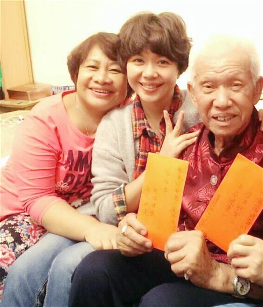 爸爸是御廚！于子育哽咽「他這輩子為全家做菜」：媽媽從沒下廚過　「花半年走出父喪」見路上老人淚崩：好像我爸