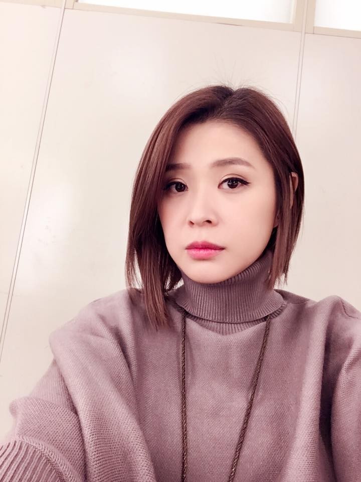 比一線女星更美！71歲本土劇阿嬤「穿旗袍大秀長腿」引網驚呼　李燕一看沈默：「輸得心服口服...」