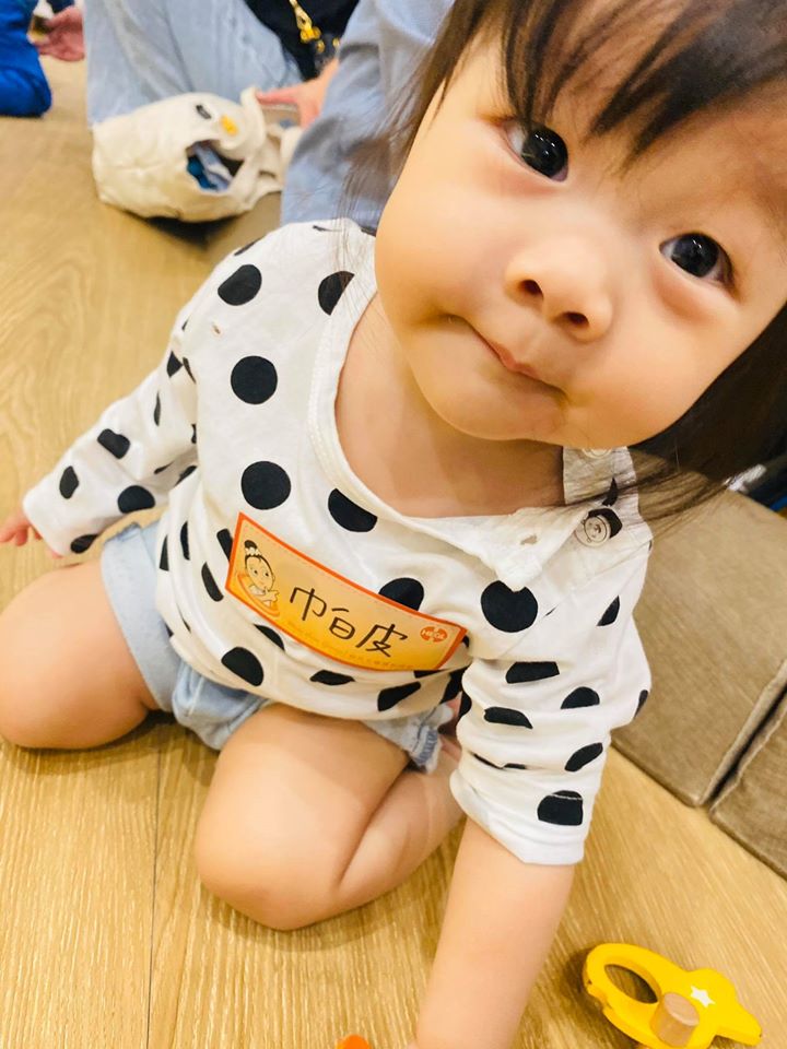 幸福來得好突然！貝童彤坦言「沒準備好當媽」讚尪有肩膀　甜曝「愛女嘴邊肉萌照」喊：孩子是最美禮物
