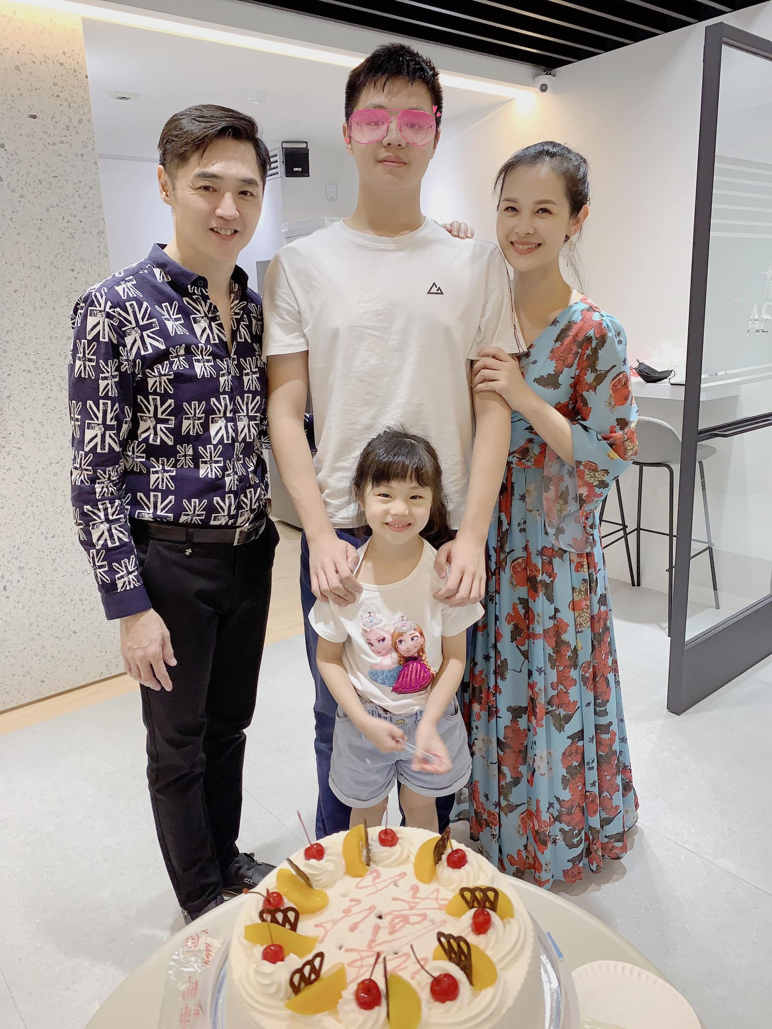 宋逸民老婆偏心？4歲女兒成網紅「兒子卻神隱」　她親曝「背後原因」無奈嘆：根本不懂父母心情