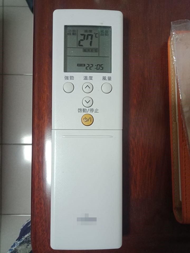 睡到半夜都是汗！網友崩潰「冷氣27度太冷」28度又太熱　內行人「看遙控器」秒揪出問題：調完居然好了