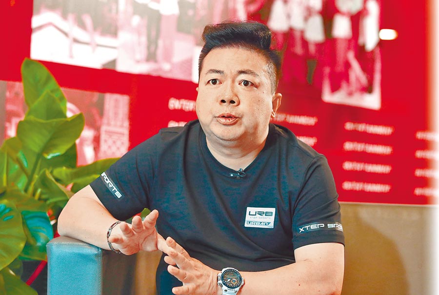 願自己分少一點財產！董至成被曝「老婆仍不滿意」離婚遲遲不簽字　想要「應該分3份」他秒拒絕