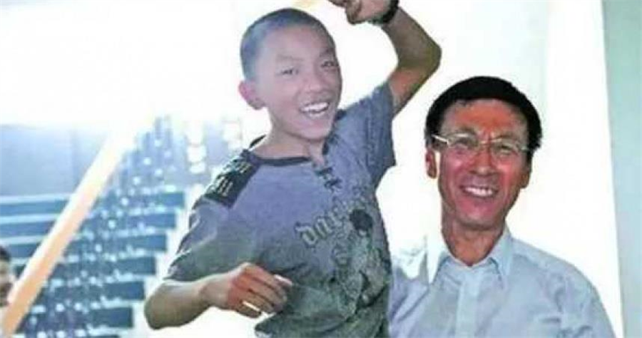 13歲考上頂尖大學！天才少年「付不出學費」企業霸氣全包辦　才1年「贊助急喊卡」後悔：跟說好的不一樣
