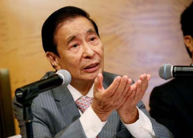 哥哥李兆基成地產大亨「豪送200億公司」感謝背後相挺　弟弟27年沒動錢「寧過平凡生活」樸實到被當成保全