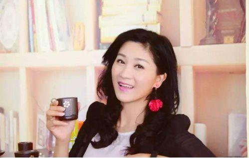 結婚11年無子！50歲港女星三次流產「愧疚怕成負累」：他該有個孩子　盼丈夫找二房「被斷然拒絕」
