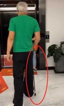 拚命賺到1200億！林瑞陽被拍到「走路要靠枴杖」身體壞了了　張庭忍淚「起床都有困難」：不知有後遺症
