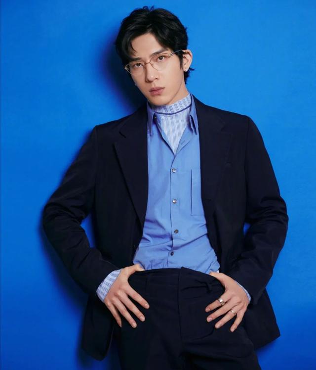 孝感動天！男星「出生28天父母跑了」爺奶拾荒帶大　成名後爸媽現身「他輕易選擇原諒」只盼一家團圓