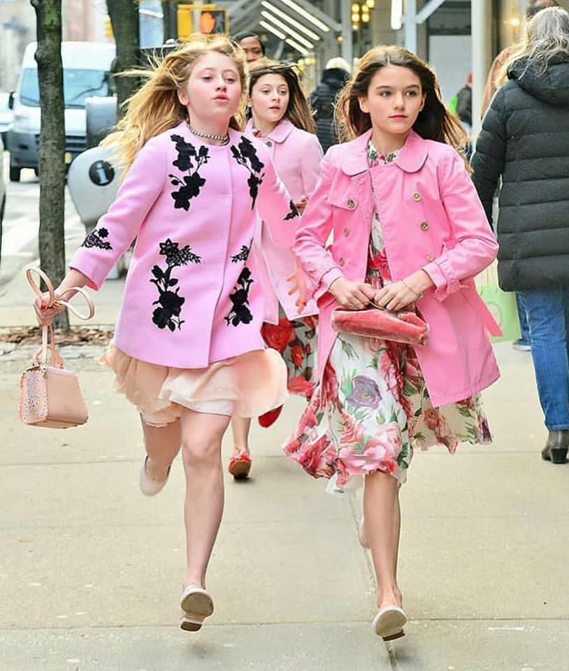 阿湯哥女兒長大了！童年「天使級甜美臉蛋」融化全球　19歲再進化「小蠻腰精緻女神」：最美星二代❤️