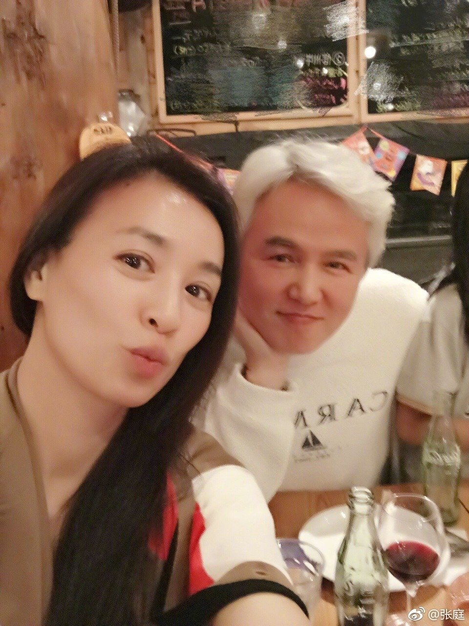拚命賺到1200億！林瑞陽被拍到「走路要靠枴杖」身體壞了了　張庭忍淚「起床都有困難」：不知有後遺症