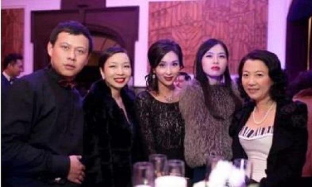 做自己的女王！女孩相貌平平「留學邂逅一生摯愛」成歐洲首位亞裔王妃　堅持「不放棄個人事業」低調平凡度日