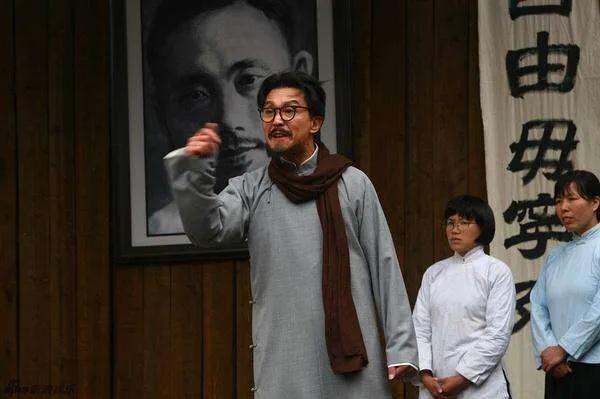 愛不只轟轟烈烈！老家一封信訂親無奈娶妻「日久生情愛上彼此」　聚少離多「卻從不背叛家庭」才子也能不多情