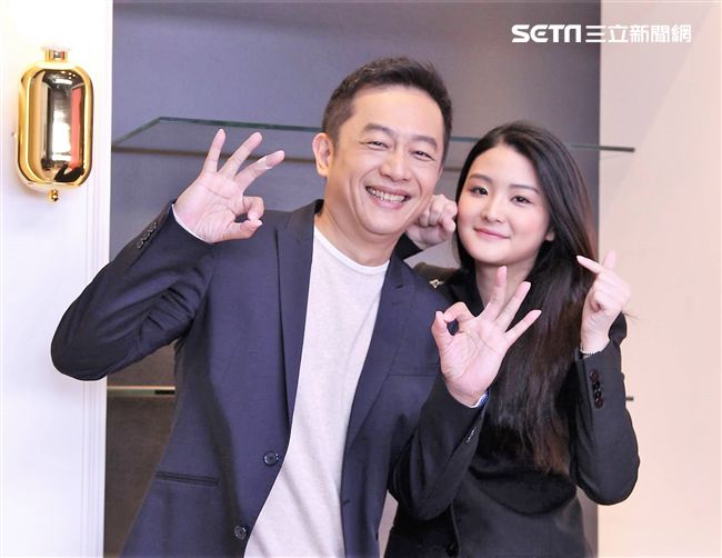 拗不過女兒！陳昭榮「親自送她離開台灣」機場淚崩　愛女哽咽「爸，我不回頭了」紅包也堅持不收