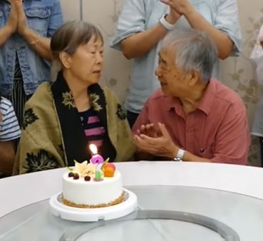 少了妳世界崩塌！84歲主播憶亡妻「唸寄不出去的情書」淚崩告白　「身邊人勸他放下」他嘆：真的太難了