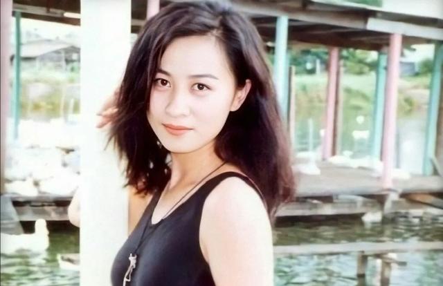 身價36億膝下無子！54歲劉嘉玲把「侄子當兒子」送百萬豪車當畢業禮 　「姑侄合照似母子」或成財產繼承人