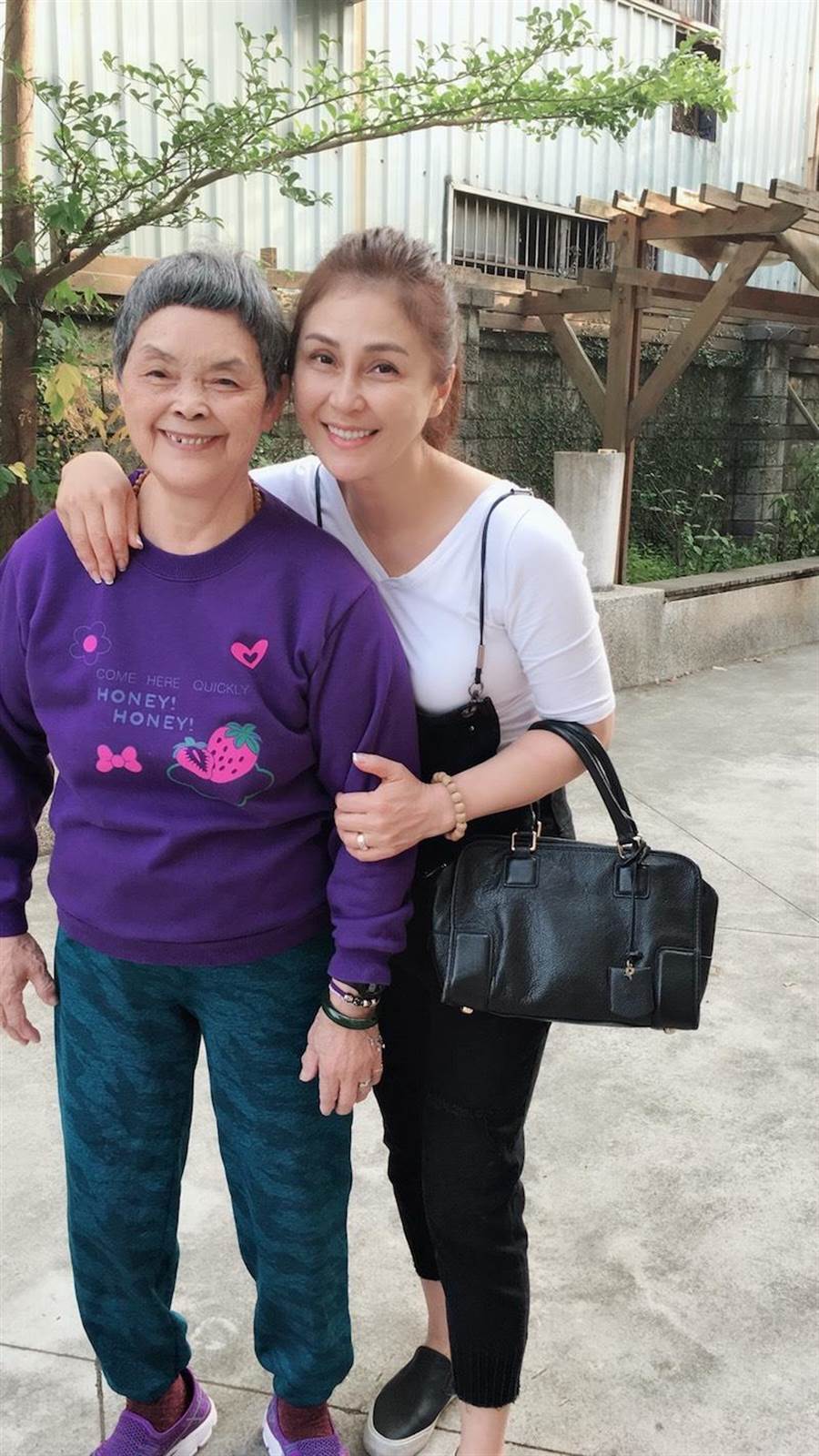 梁佑南80歲母失智！自責不懂事「曾傷媽媽的心」：她只是想看孫子　「用照片寫日記」努力修好母女關係