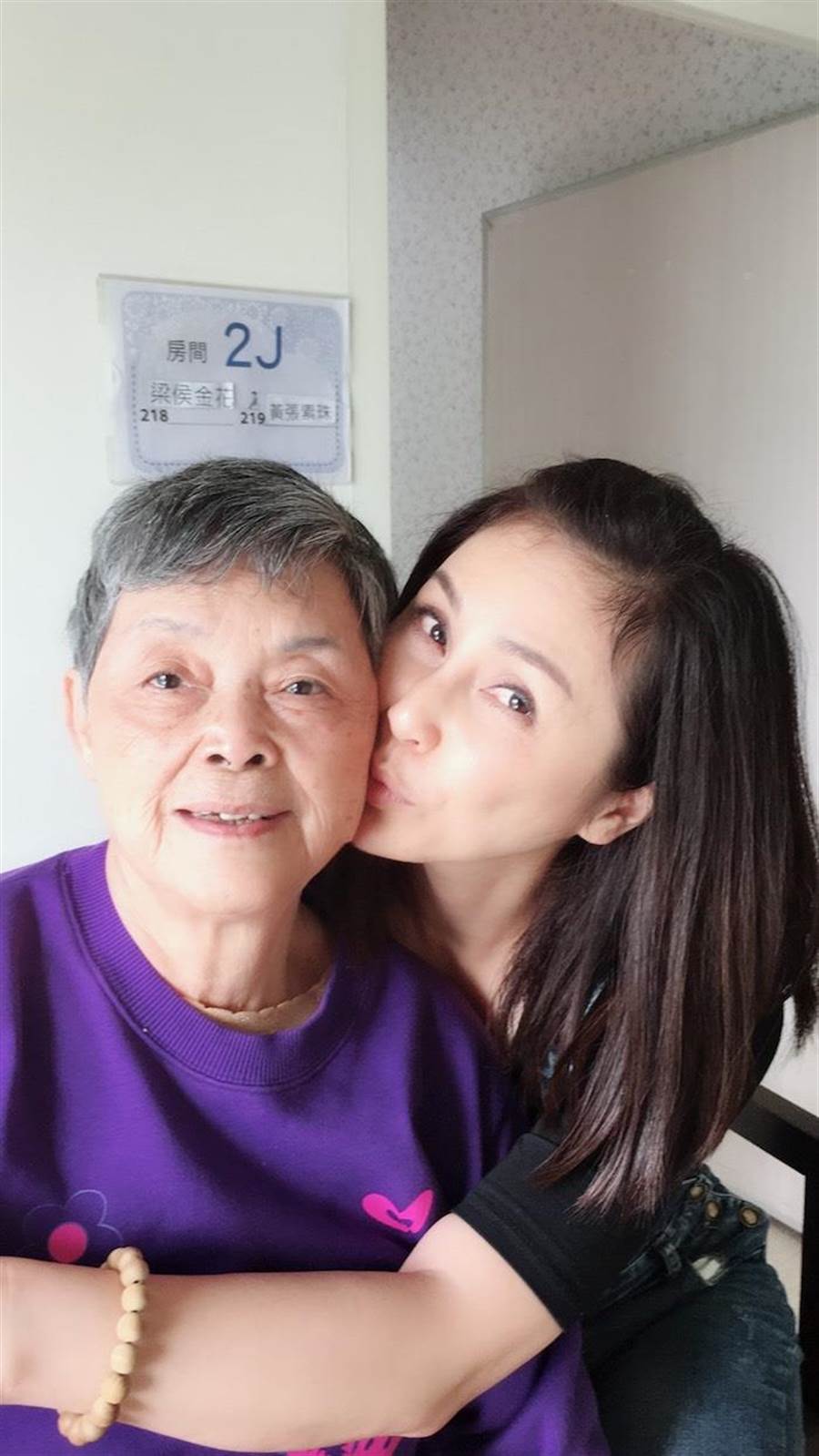 梁佑南80歲母失智！自責不懂事「曾傷媽媽的心」：她只是想看孫子　「用照片寫日記」努力修好母女關係