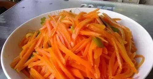 視力嚴重下降、看東西模糊不清?「白內障」已悄悄逼近,多吃這「3種食物」補救視力!