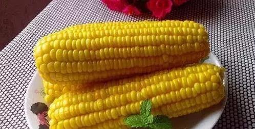 視力嚴重下降、看東西模糊不清?「白內障」已悄悄逼近,多吃這「3種食物」補救視力!