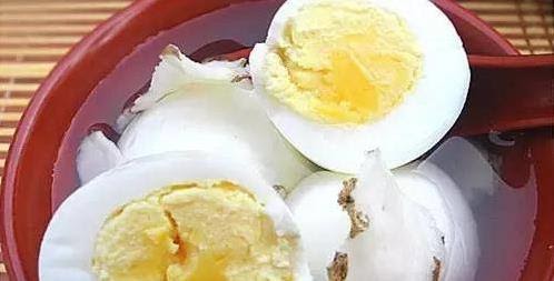 視力嚴重下降、看東西模糊不清?「白內障」已悄悄逼近,多吃這「3種食物」補救視力!