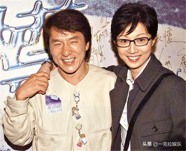 因為愛所以原諒！丈夫犯錯「林鳳嬌一通電話」：我知道你現在很煩 　成龍流淚「奉上一半家產」愧疚不已