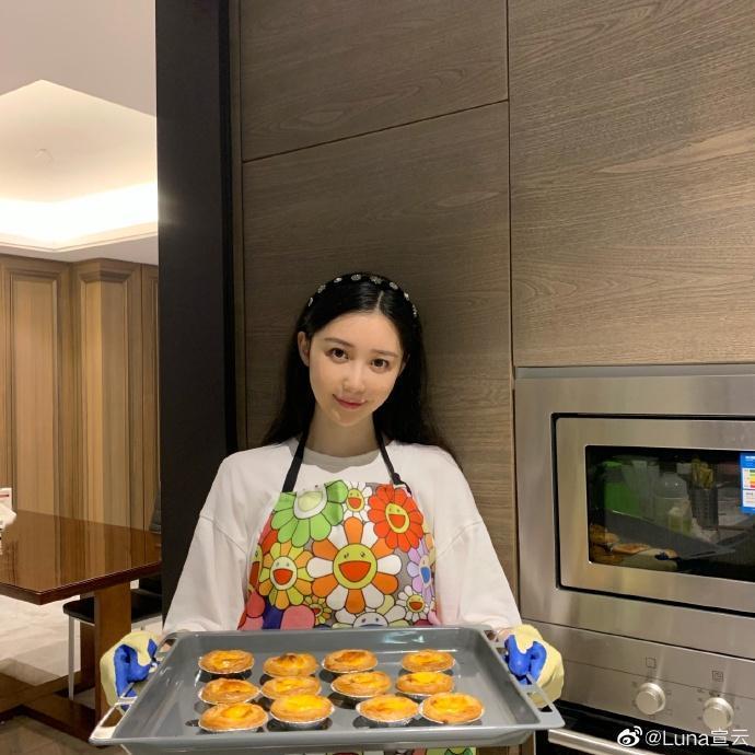 嫩妻大有來頭！小潘瑋柏13歲「搭郵輪打高爾夫」生活超享受　被起底「會賺錢又賢慧」早想娶進門❤