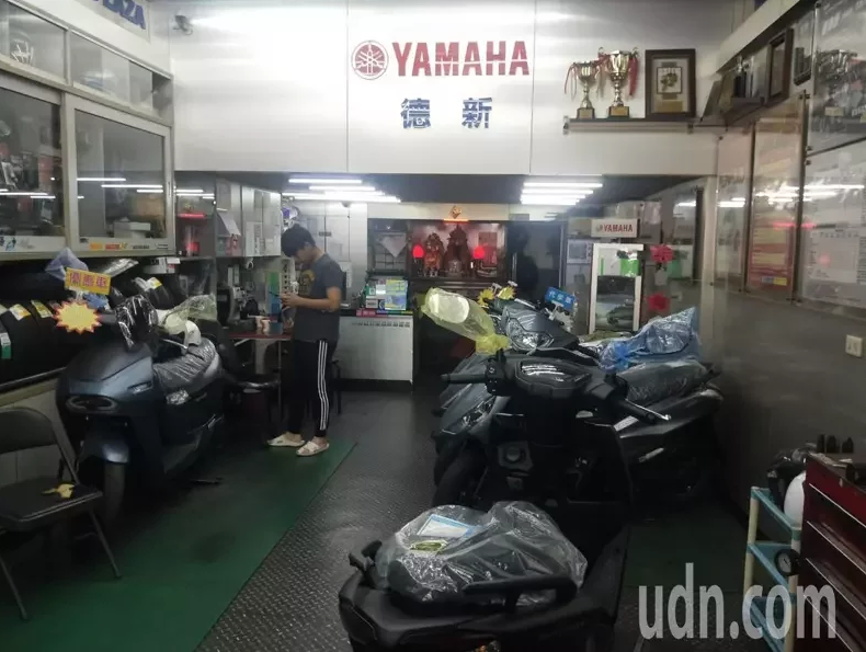 砸20份三倍券買機車！霸氣婆婆「一次付清9萬元」帶媳婦牽新車　網驚「去哪湊這麼多」老闆回應了