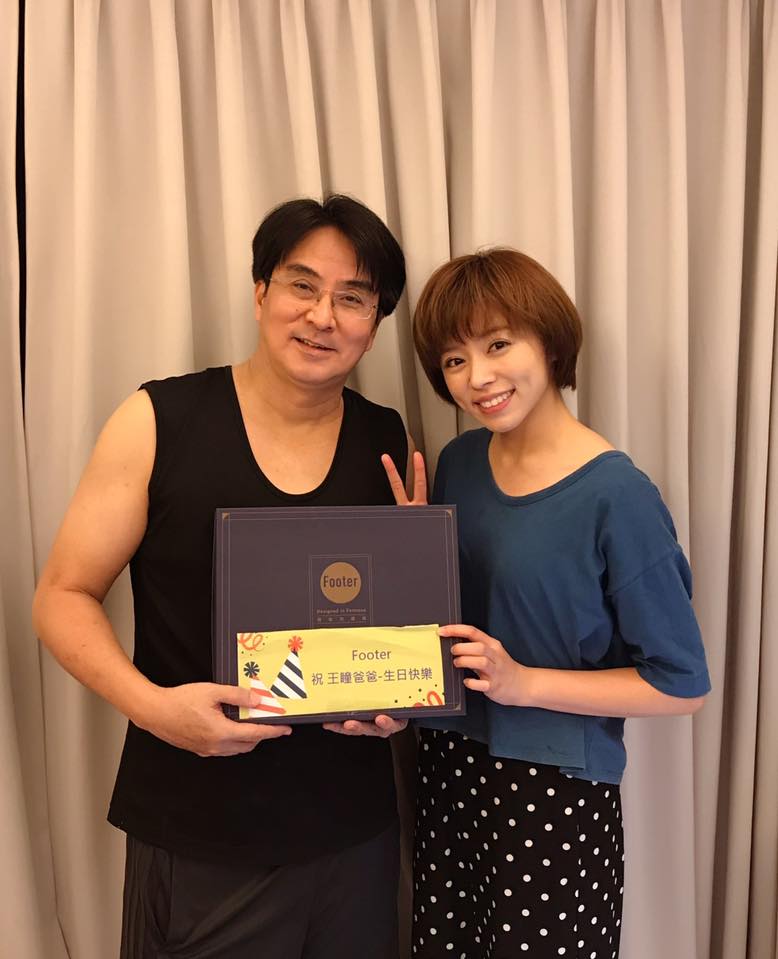 不知女兒結婚！王瞳爸愣住「連吐2次不知道」：我沒見證耶　被瞞在鼓裡「決定傳簡訊給她」說出心聲
