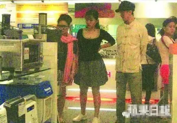 月花20萬養三女友！富二代「靠父母19億遺產過活」　與大婆二婆「相戀30年不婚不育」三女友親如姐妹