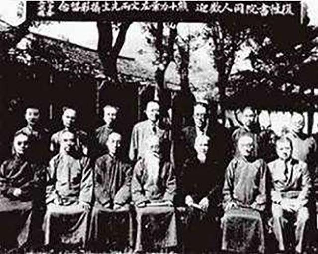 為愛單身65年！嬌妻走後19歲的他立誓「終身不娶」　岳父心疼「欲嫁三女兒照顧他」堅決不接受：只愛她一人