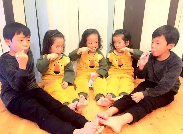 兩胎連生5個兒子！寶媽為圓女兒夢「乾脆把兒子當女兒養」　 網友「擔心性別會錯亂」媽媽：我有底綫