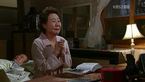尪帶小三回家！國民媽媽「為夫退演藝圈」卻換悲慘下場：心寒35年　「38歲毅然離婚」沒日沒夜拍戲養兒