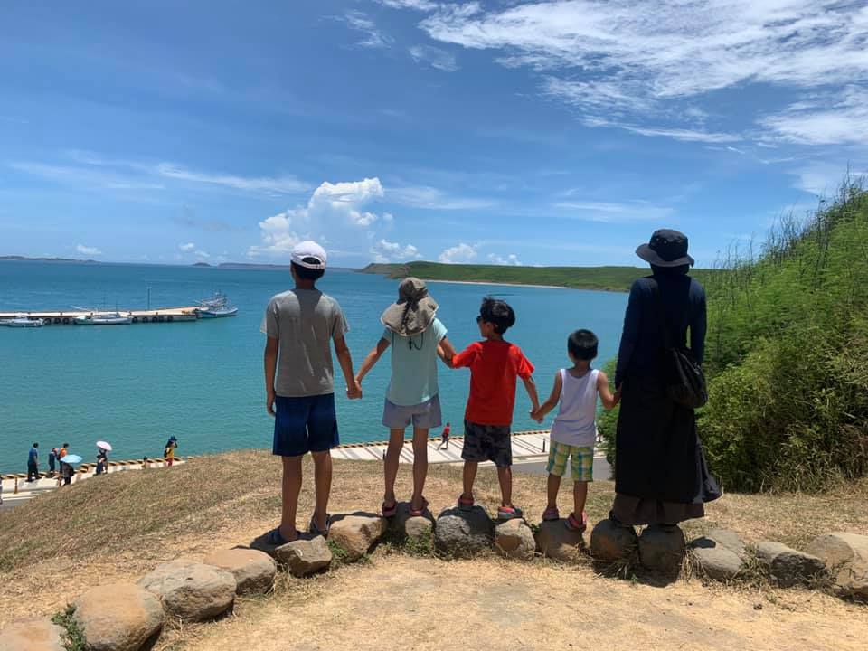 超人媽媽！暑假「她獨自帶4兒環島」完全不手忙腳亂 　為期45天「享受大自然之旅」孩子笑容好值得