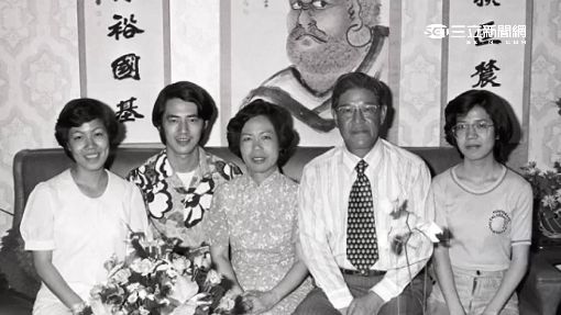 獨子早逝！李登輝代兒養大孫女「最謝守寡30年媳婦」　「92歲圓終身心願」哽咽：能對兒交代了