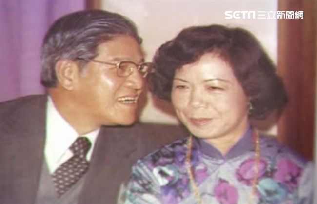 疼某出名！曾文惠淚曝「李登輝送禮先撒嬌」：婚後才開始戀愛　堅持給妻「最後的浪漫」緊緊握她手