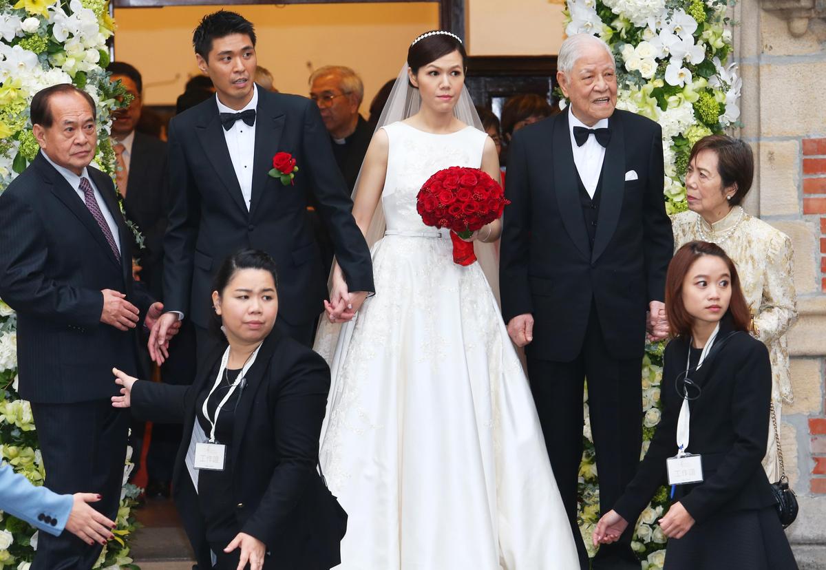 獨子早逝！李登輝代兒養大孫女「最謝守寡30年媳婦」　「92歲圓終身心願」哽咽：能對兒交代了
