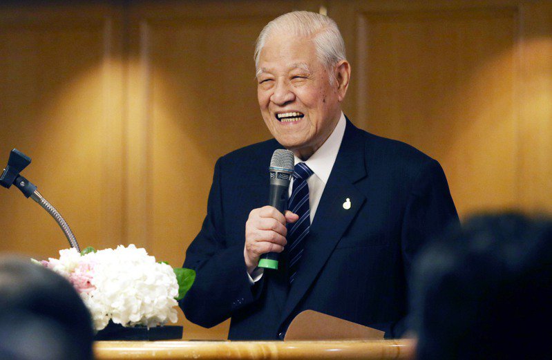 獨子早逝！李登輝代兒養大孫女「最謝守寡30年媳婦」　「92歲圓終身心願」哽咽：能對兒交代了