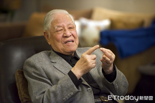 兒子先行走一步！李登輝悲慟「親手抱他進太平間」：我怕他冷　陪伴最後一段路「曾動了當牧師念頭」