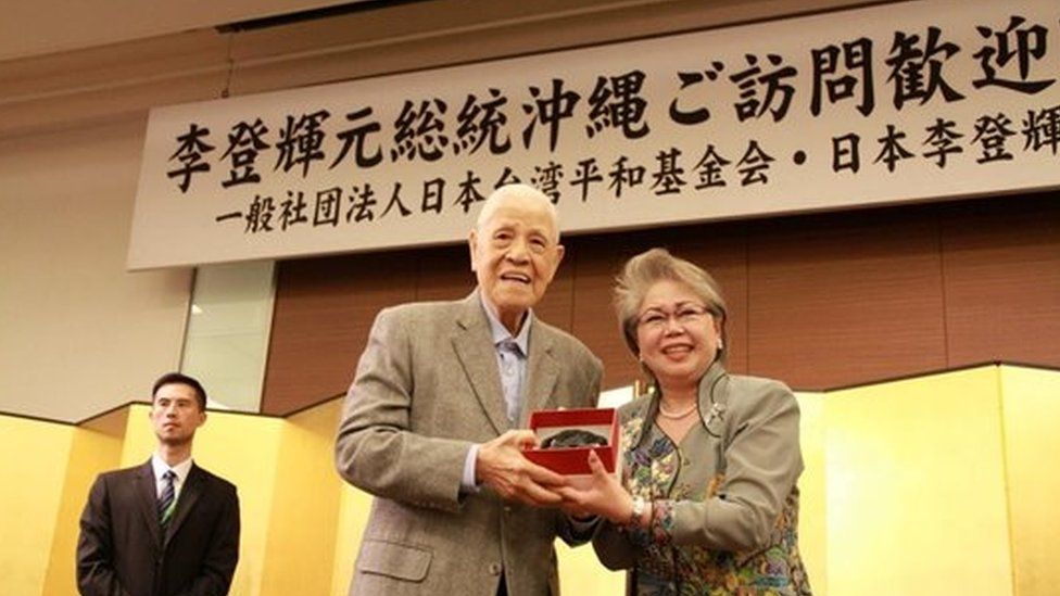 兄弟隔62年終重逢！李登輝走前曝「家裡不願設哥哥牌位」　曾淚灑日本神社「爸爸一直在等他回來」
