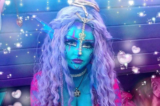 我不屬於這裡！她6年未離開住處「自認是外星人」　只有全身皮膚染藍」才能找到歸屬感