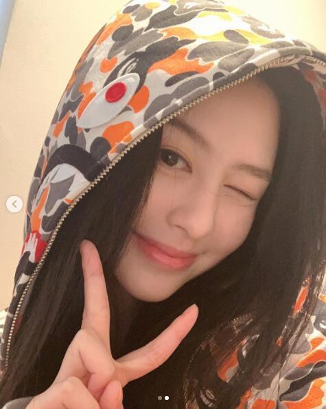 不想被叫最美星二代！邱淑貞談21歲女兒：「選我當媽媽很有壓力」　素顔出街成焦點「開導女兒要看開」