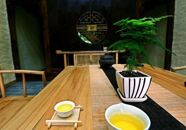 歷盡繁華！年輕人被山林吸引「將2百年老房變豪宅」　每天被陽光喚醒「夜晚坐庭院看星星」日常如詩